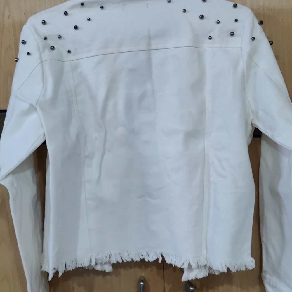 White denim jacket - Picture 8 of 8